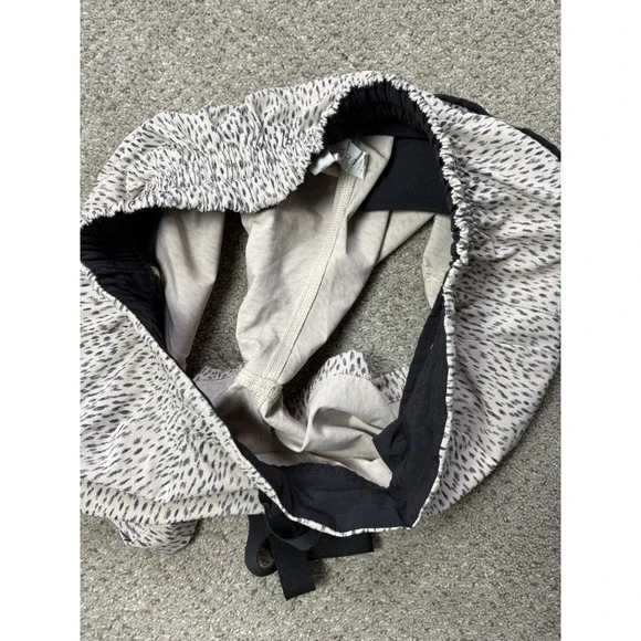 Lululemon Women's Size 6 Spring Break Away Shorts Drawstring Cuffed Dottie Dash - Picture 8 of 8